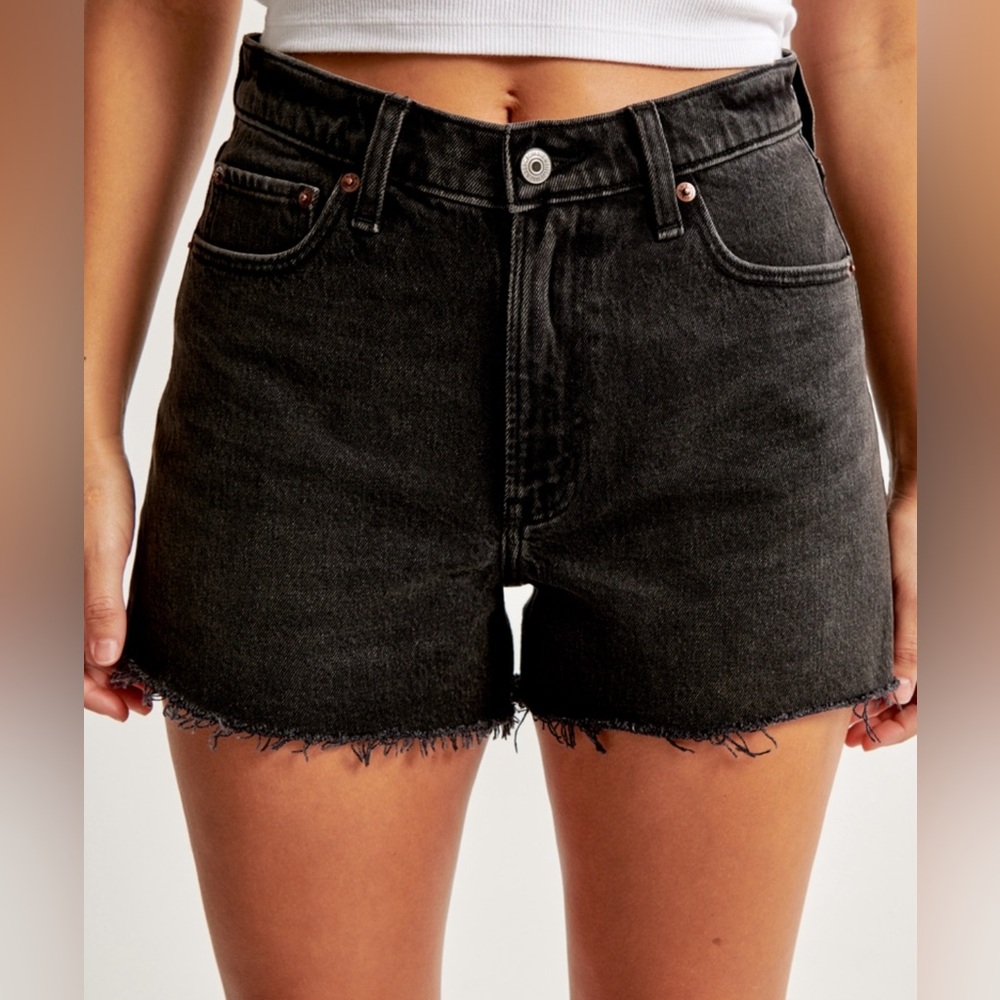 Abercrombie & Fitch The 90’s Relaxed Cutoff Short High Rise Black Size 28 6 - Picture 2 of 7